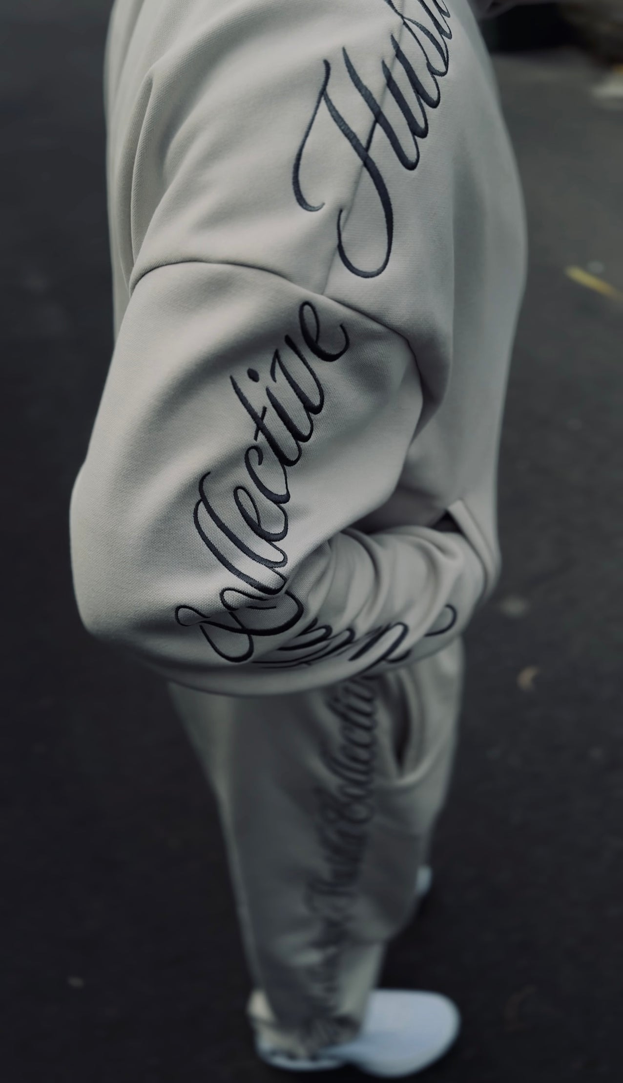SIGNATURE HOODIE - CREAM
