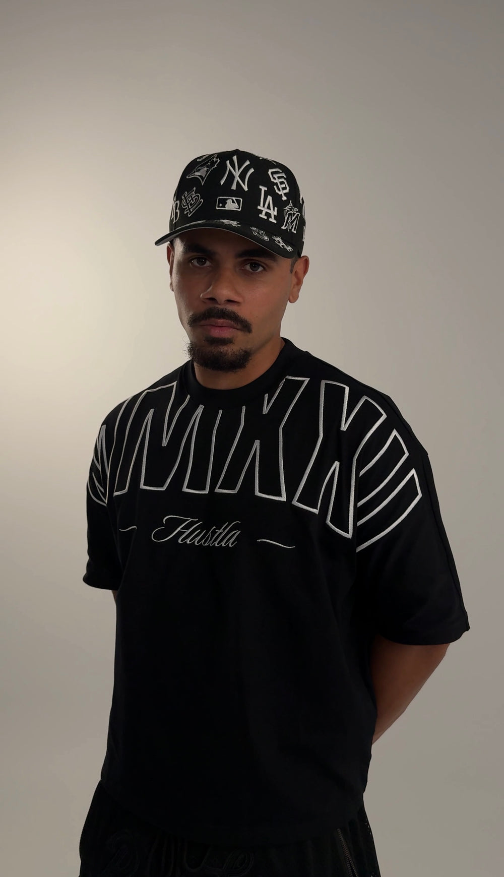 SIGNATURE TEE - BLACK