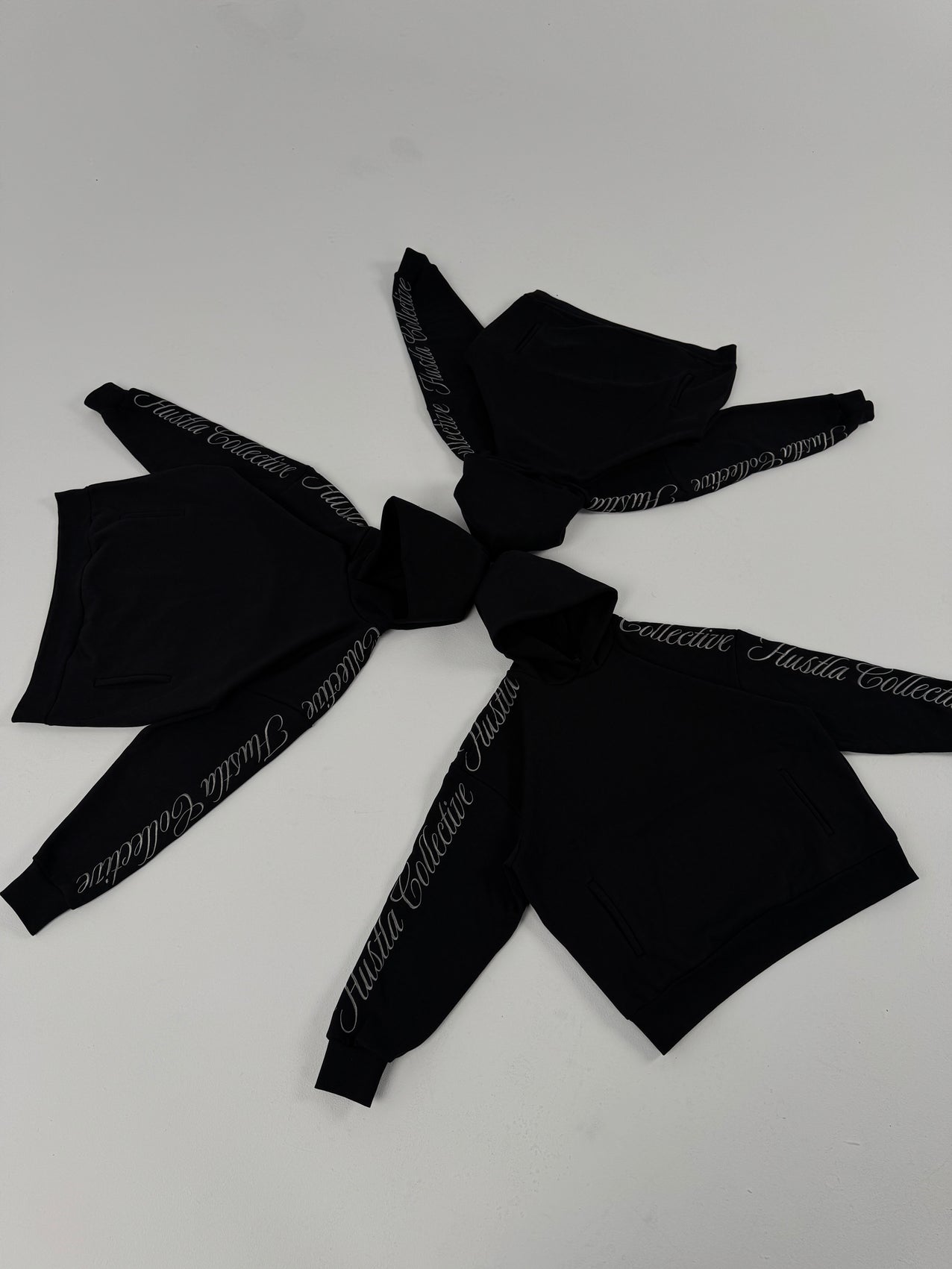 SIGNATURE HOODIE - BLACK